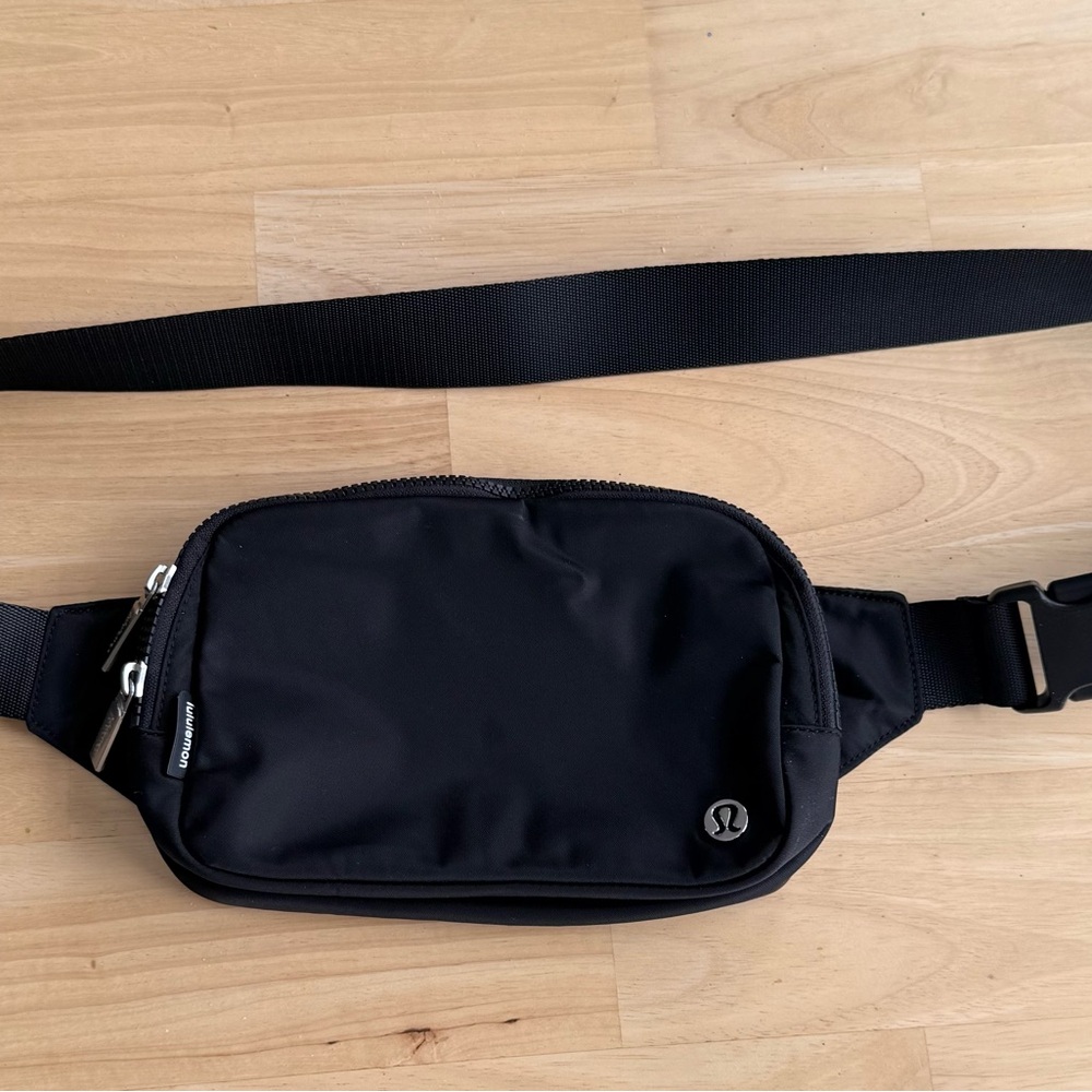 lululemon athletica Black Belt Bag - Like New